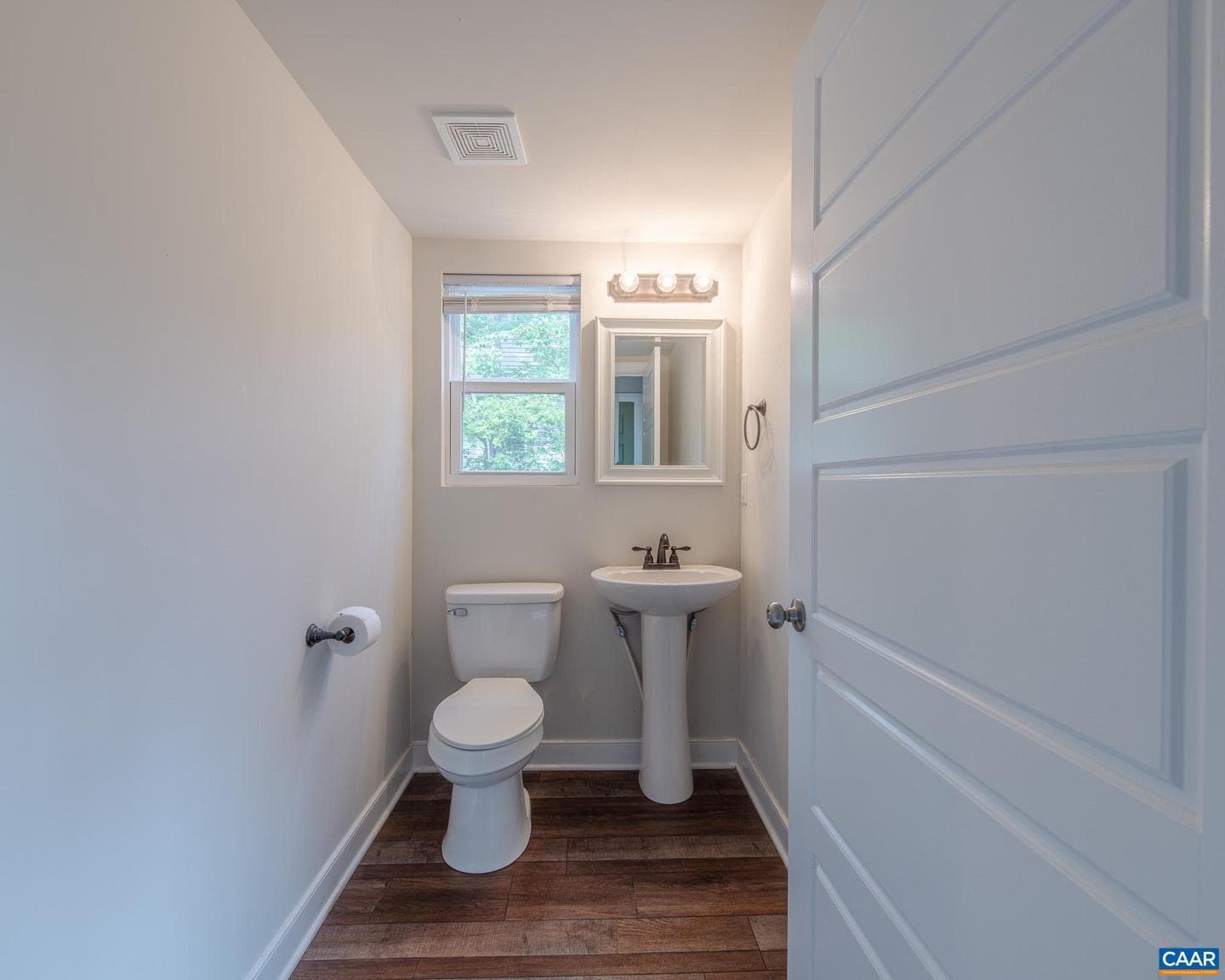 4 Deerwood Ln photo 9