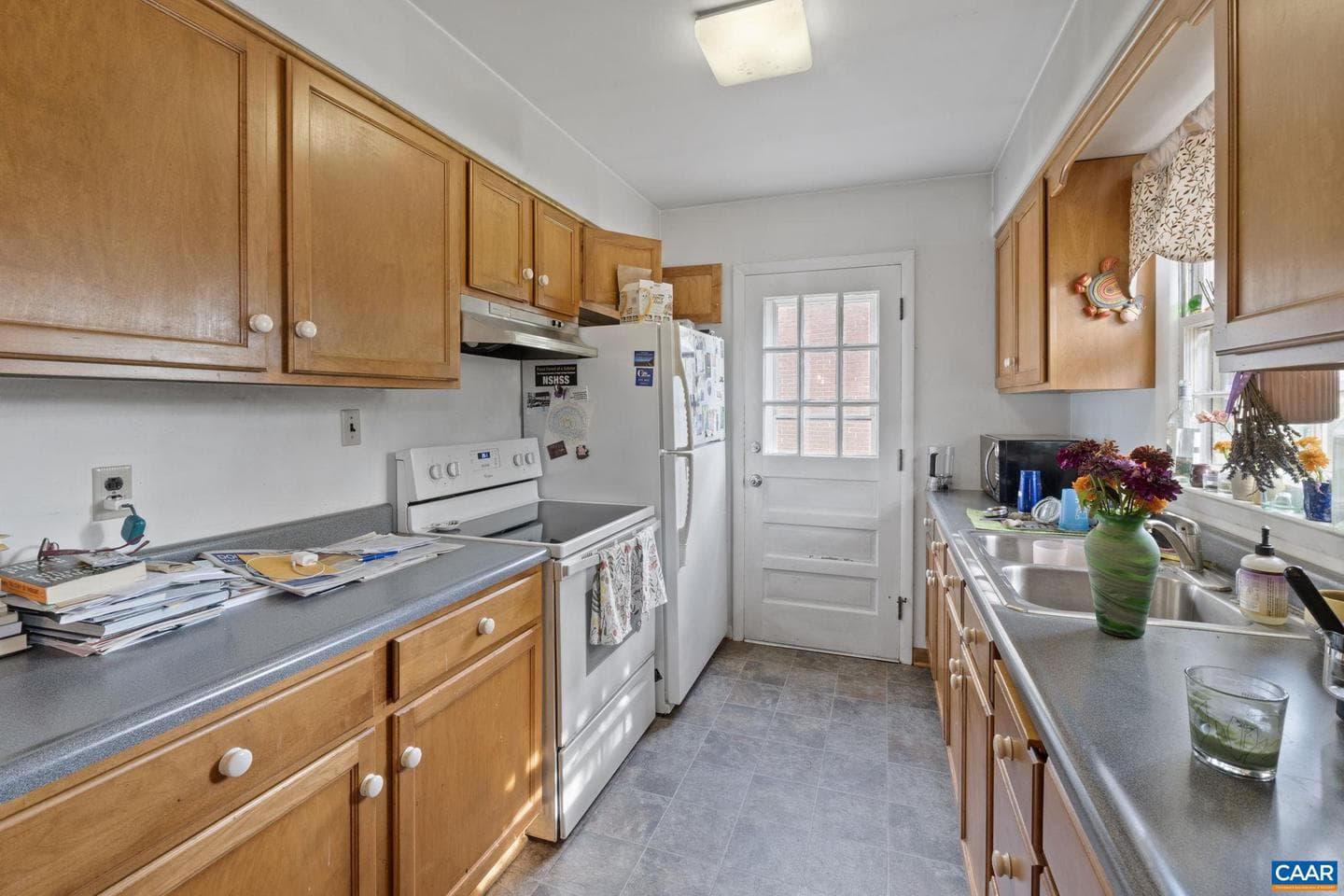 1210 Agnese St photo 15