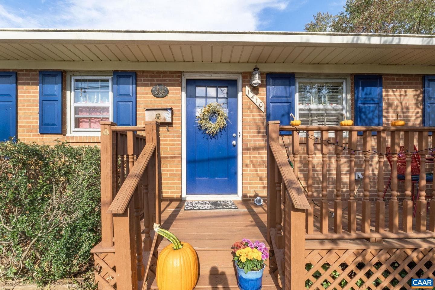 1210 Agnese St photo 2