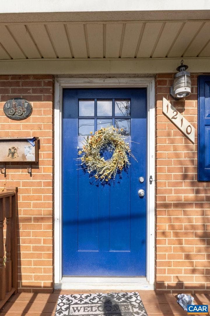 1210 Agnese St photo 4