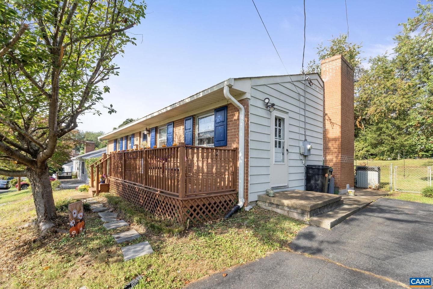 1210 Agnese St photo 8