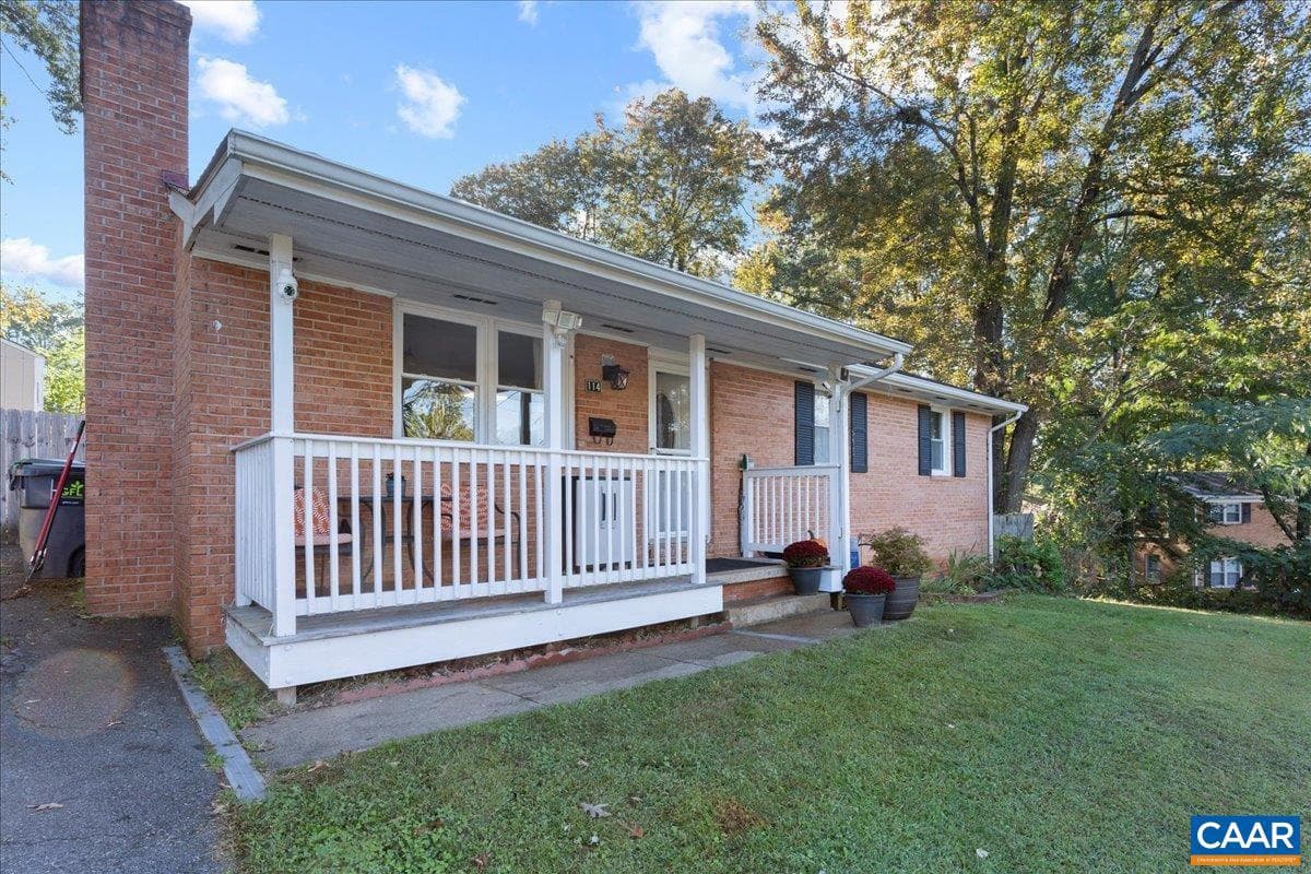 114 Olinda Dr photo 2