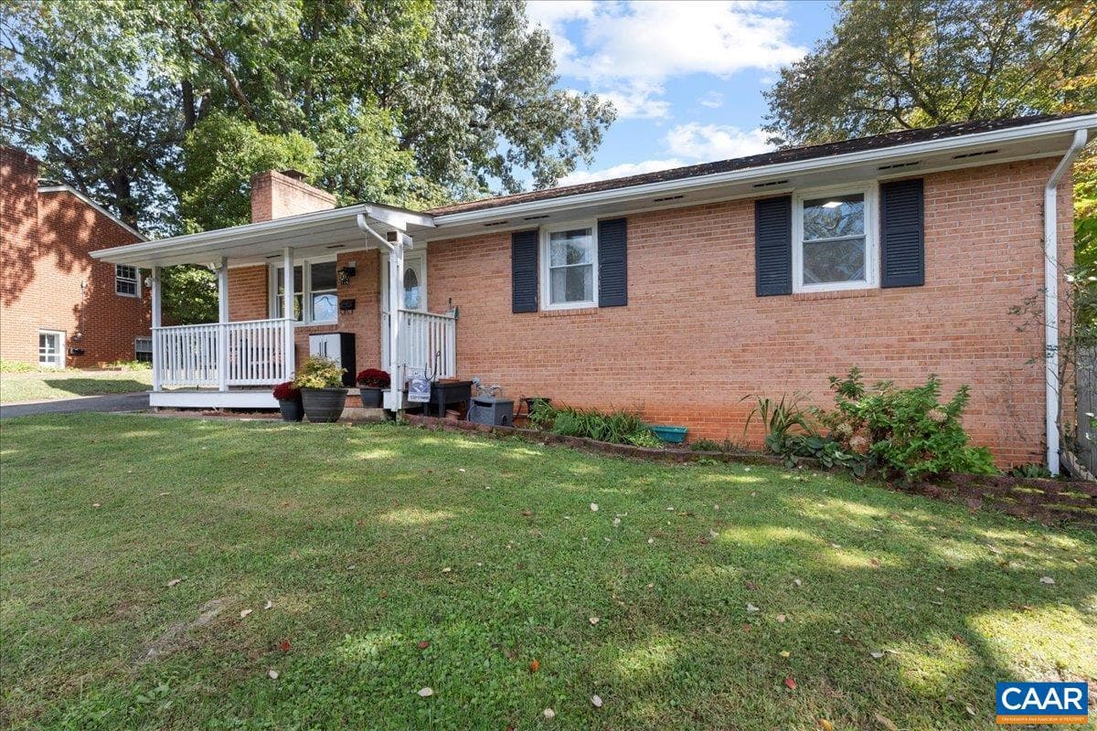 114 Olinda Dr photo 3