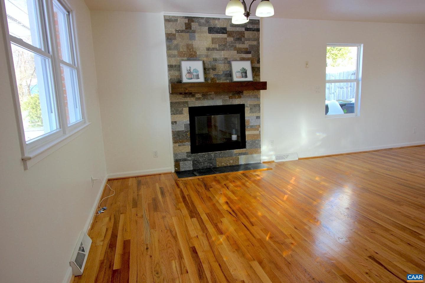 114 Olinda Dr photo 9