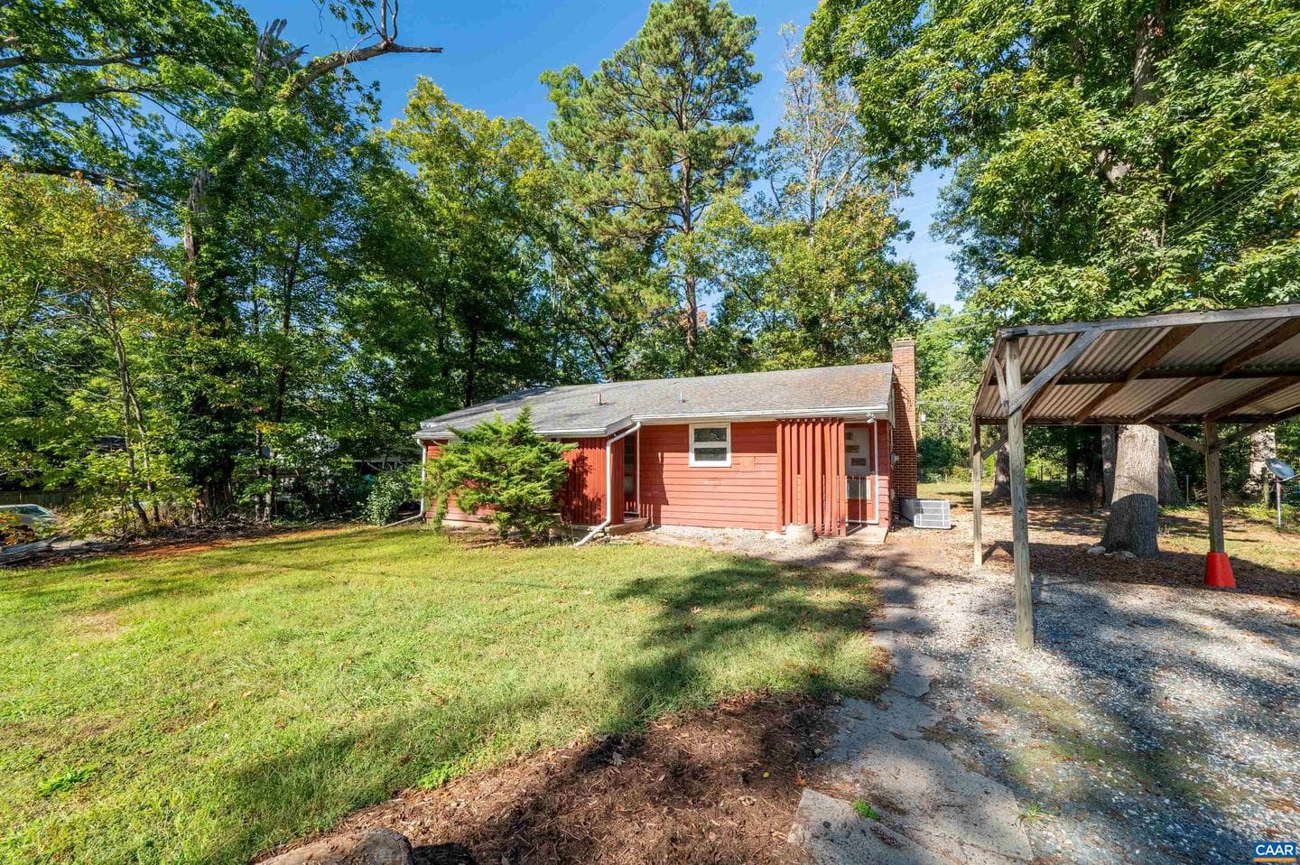 2302 Summit Rd photo 2