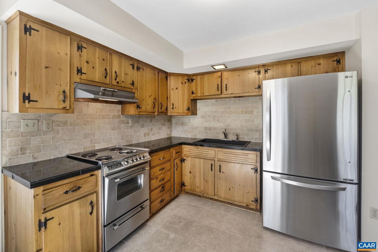 2208 Dominion Dr photo 11