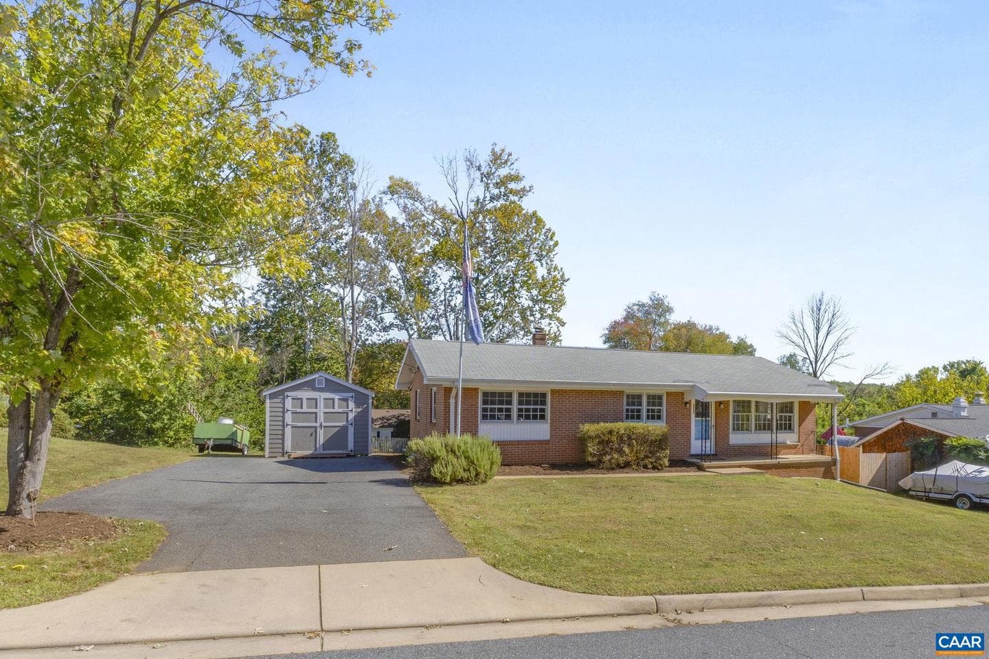 2208 Dominion Dr photo 3