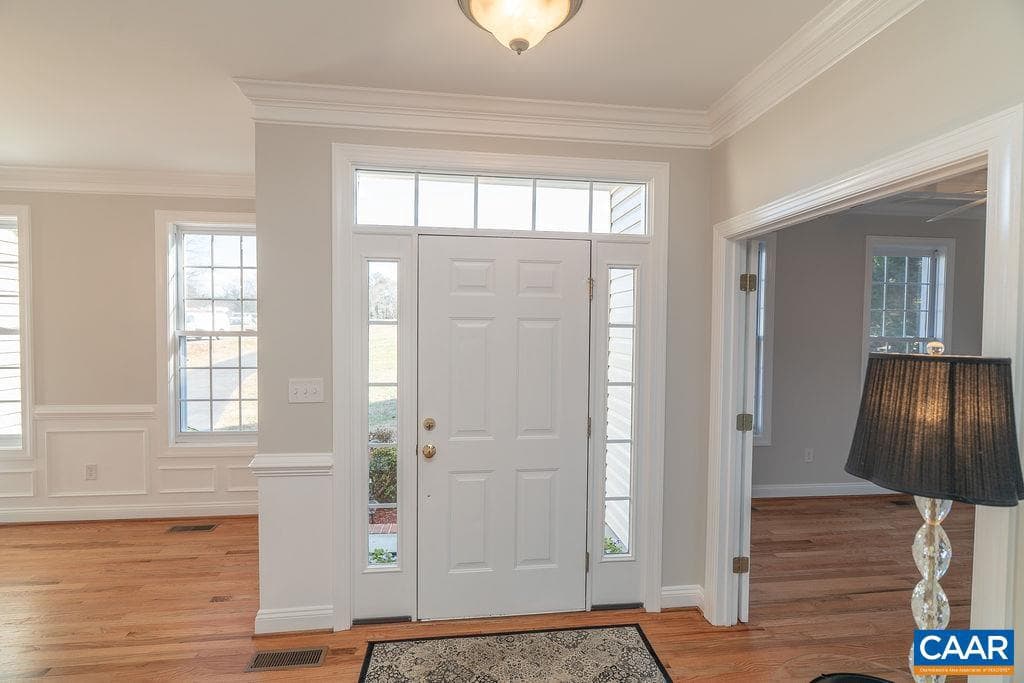 249 Willow Creek Dr photo 3