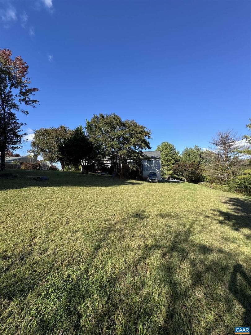 72 Hillcrest Dr photo 4