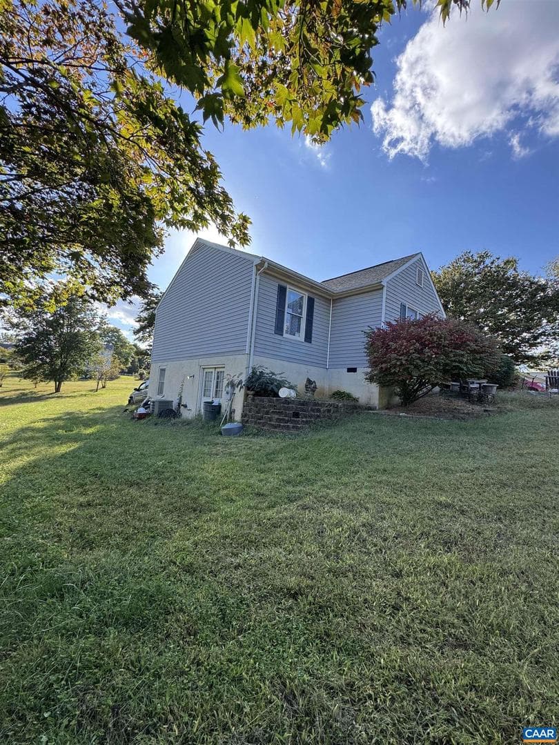 72 Hillcrest Dr photo 9