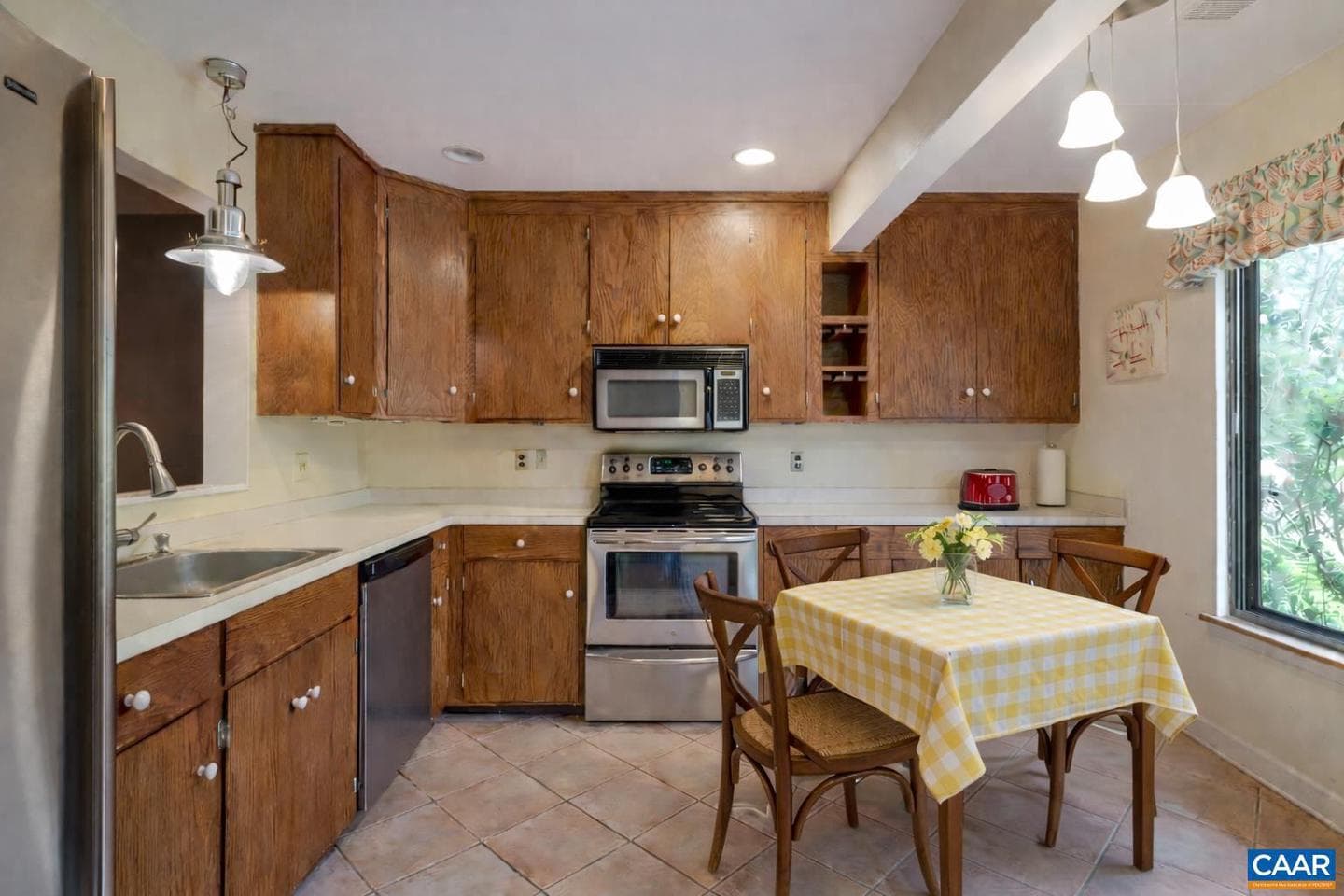 1545 Birnam Dr photo 2