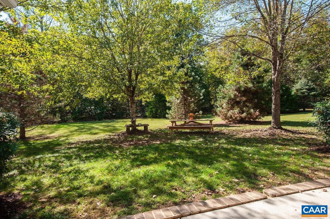 30 Cedar Meadow Dr photo 10