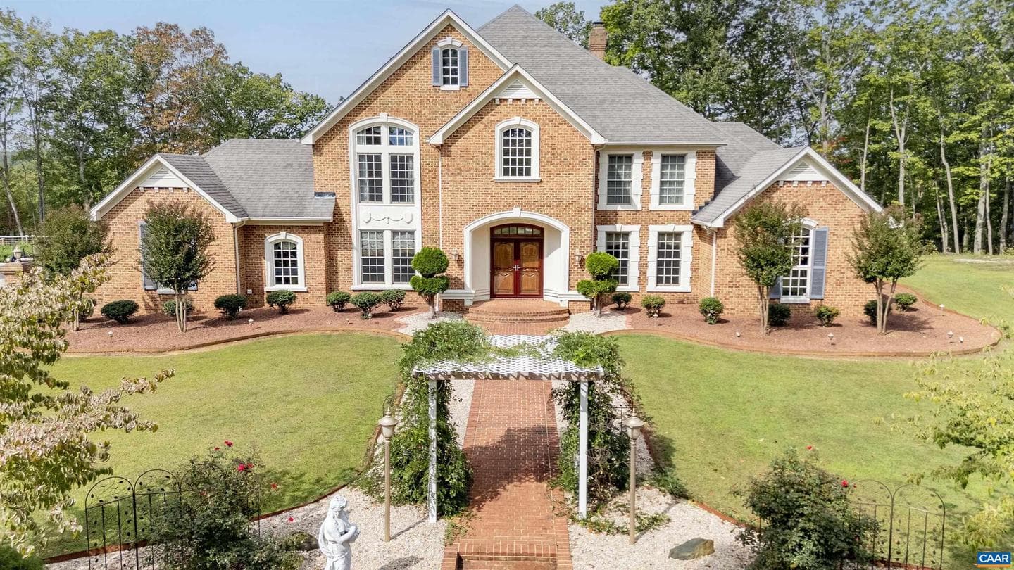 2576 S James River Hwy photo 56