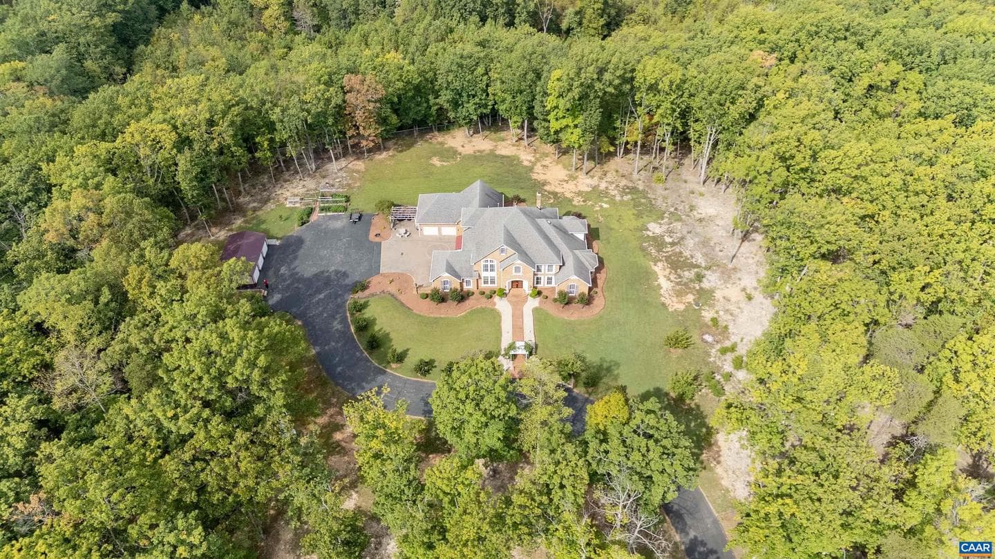 2576 S James River Hwy photo 61