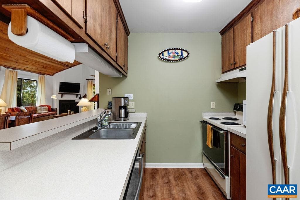84 West Elkwood Dr photo 15