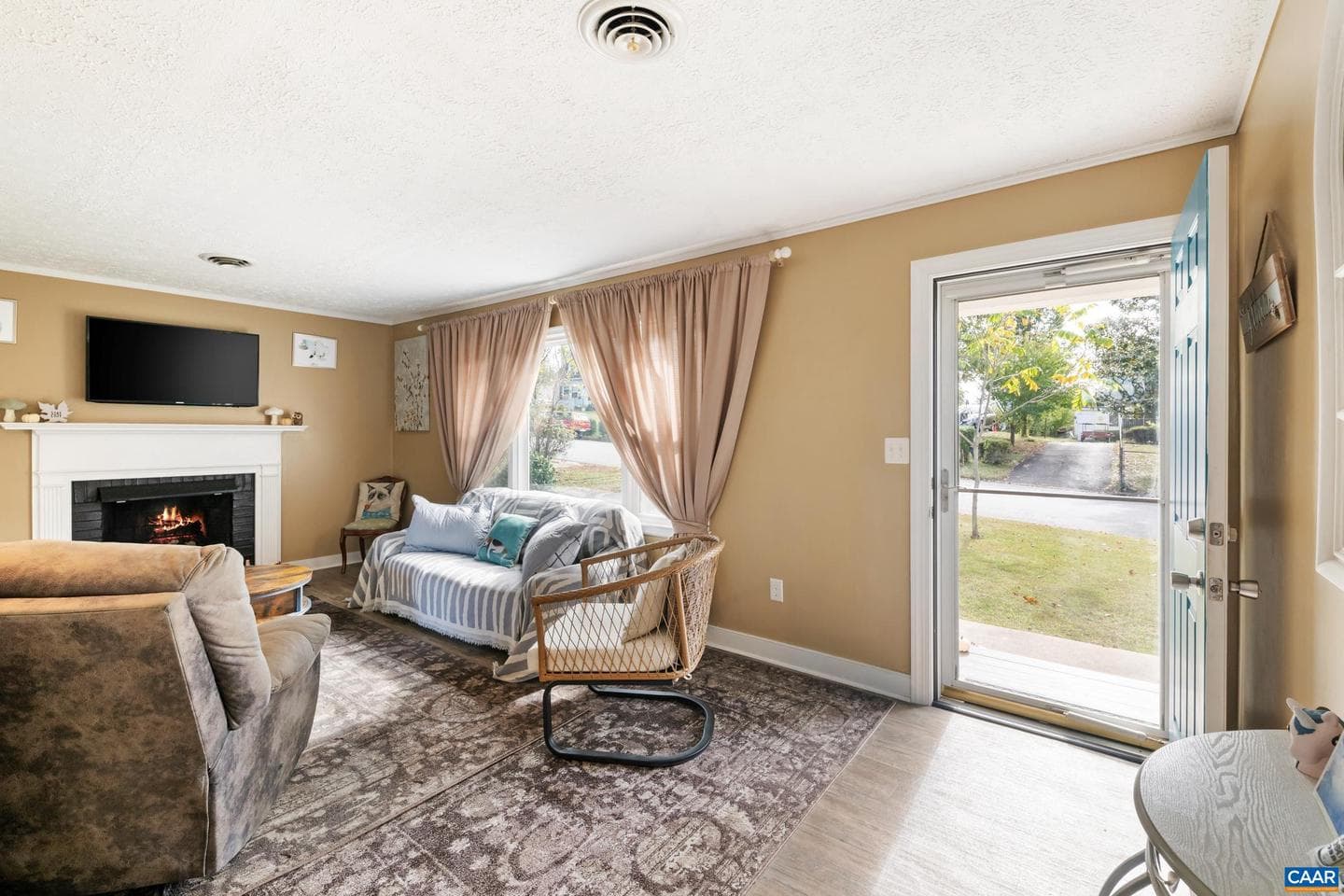 518 Jester Ln photo 6