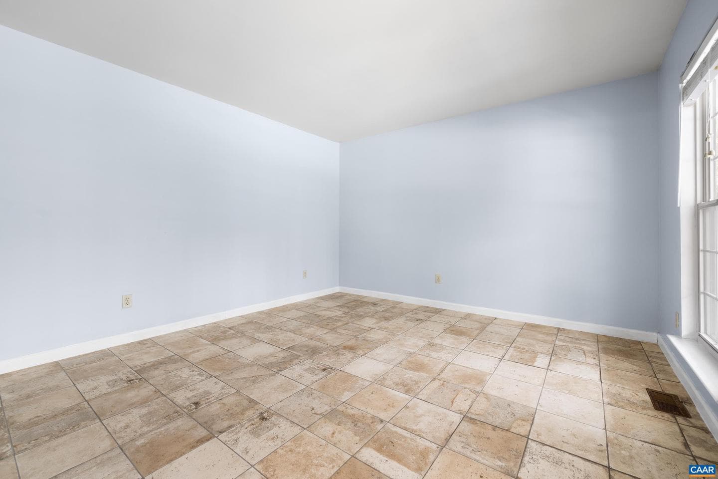 503 Jefferson photo 9