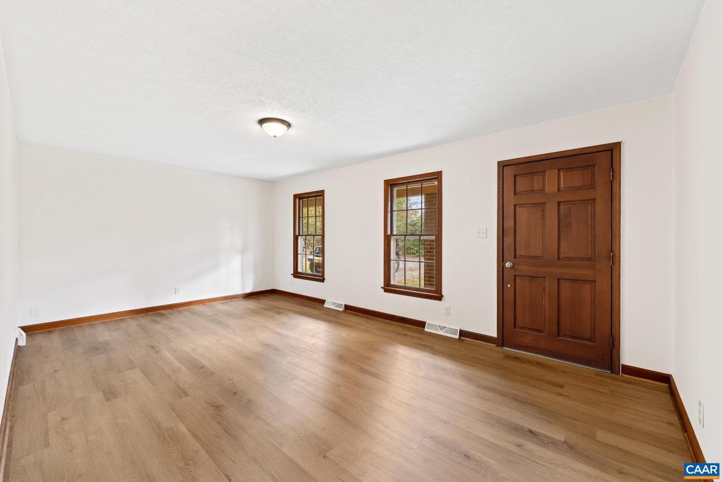 55 Watson Rd photo 8