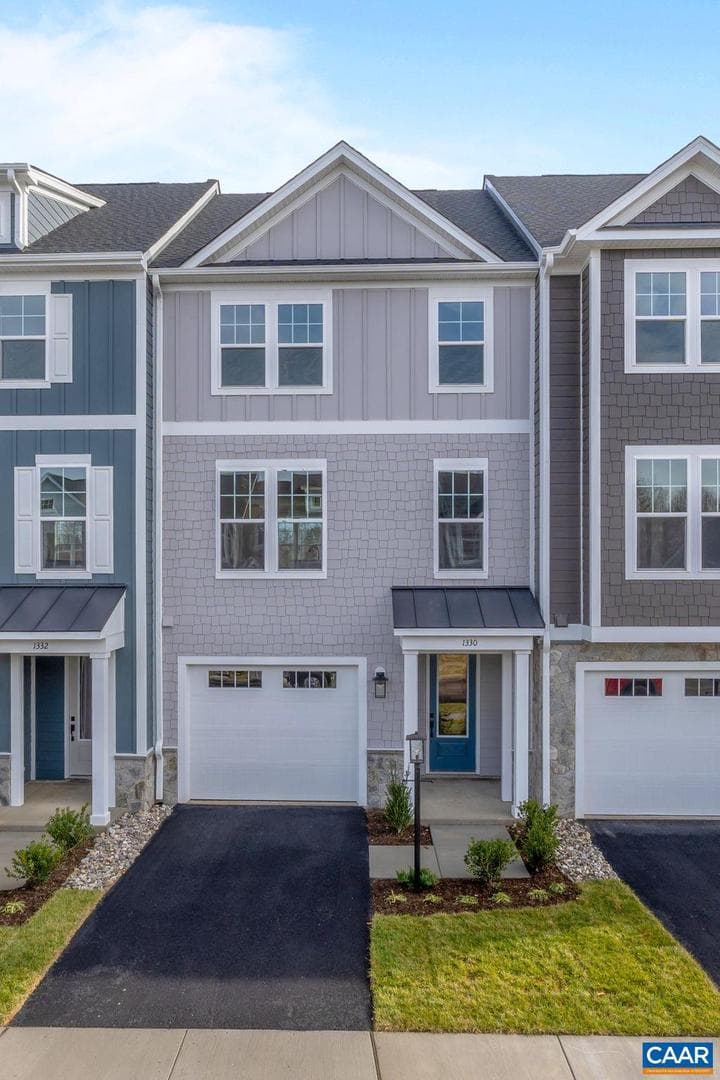 4040 Talen Ln photo 2