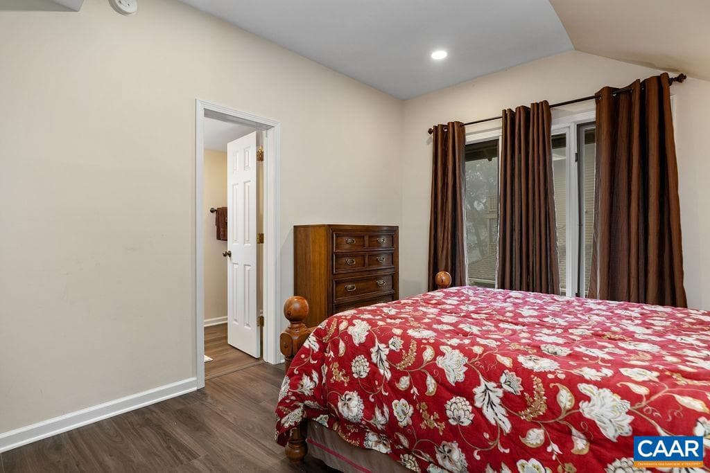 2048 Stone Ridge Condos photo 19