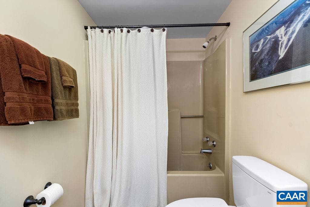 2048 Stone Ridge Condos photo 23