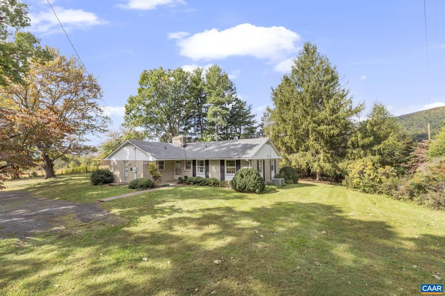 9281 Dick Woods Rd photo 1
