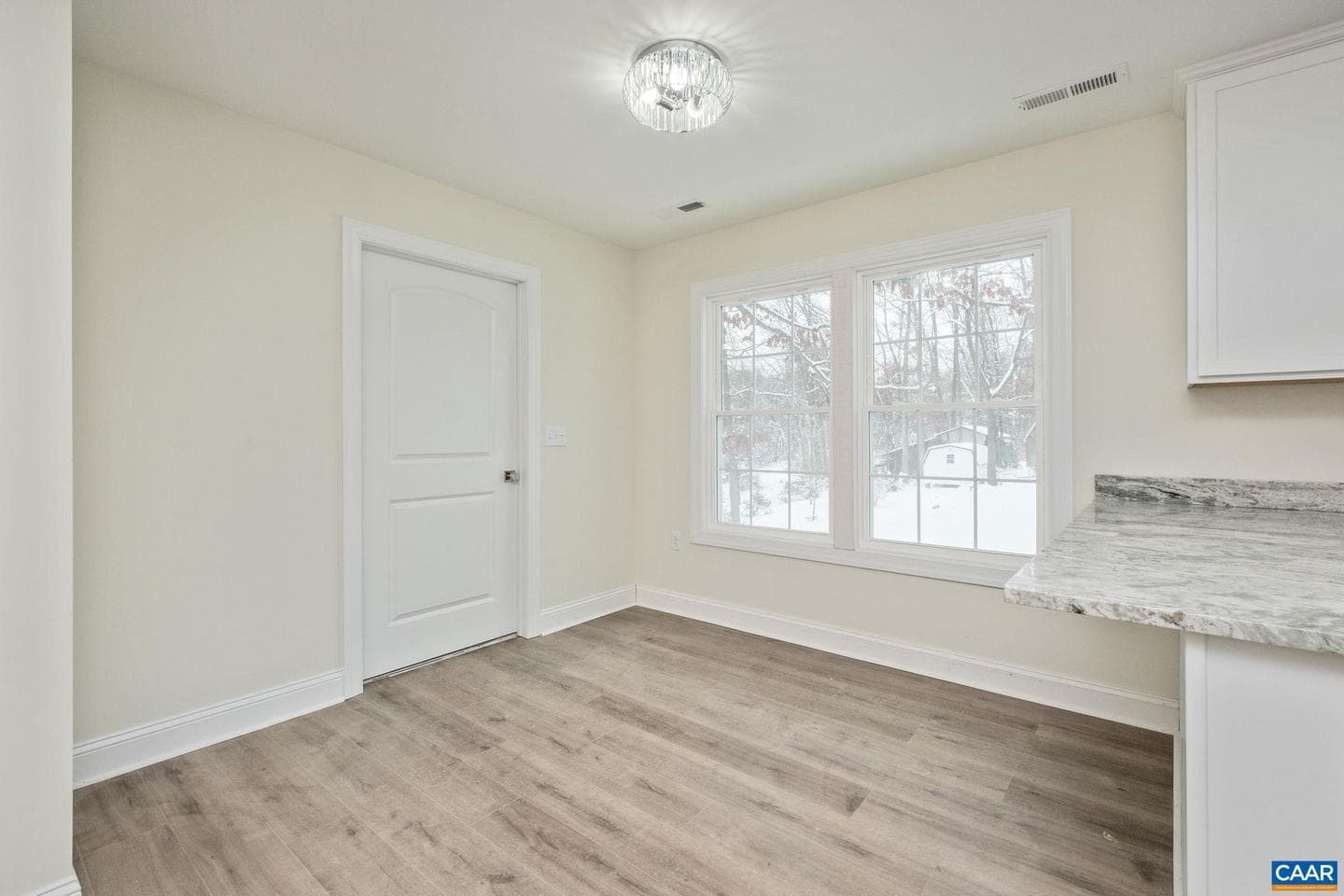 913 Gardner St photo 15