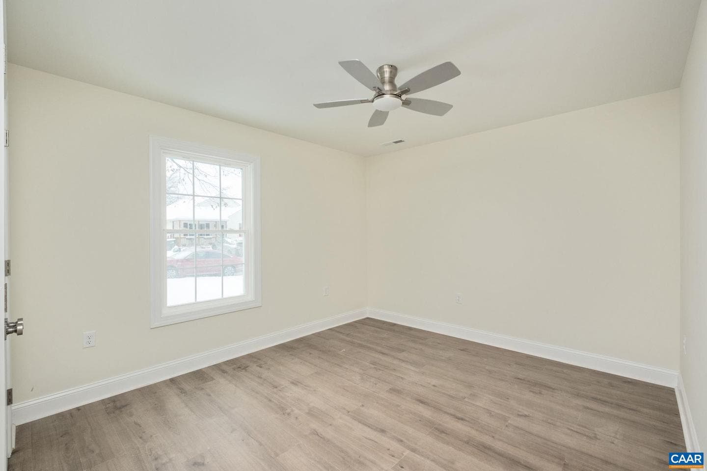 913 Gardner St photo 19