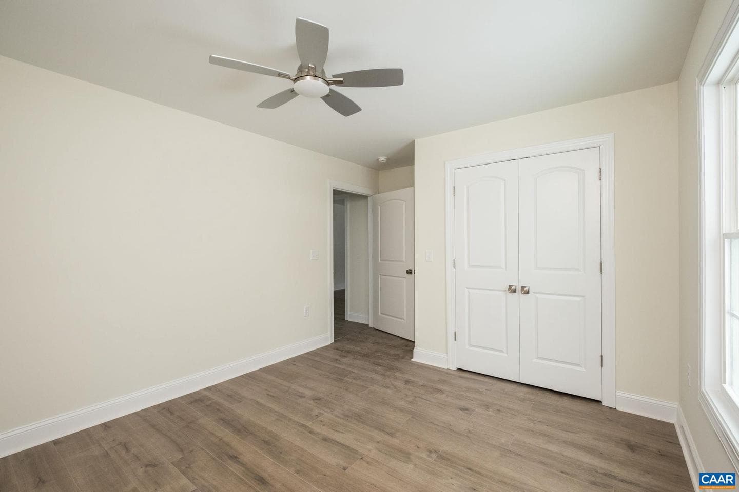 913 Gardner St photo 20