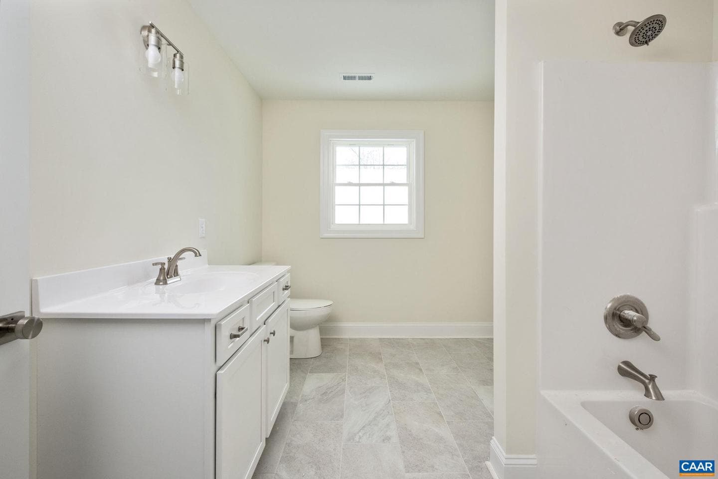 913 Gardner St photo 24