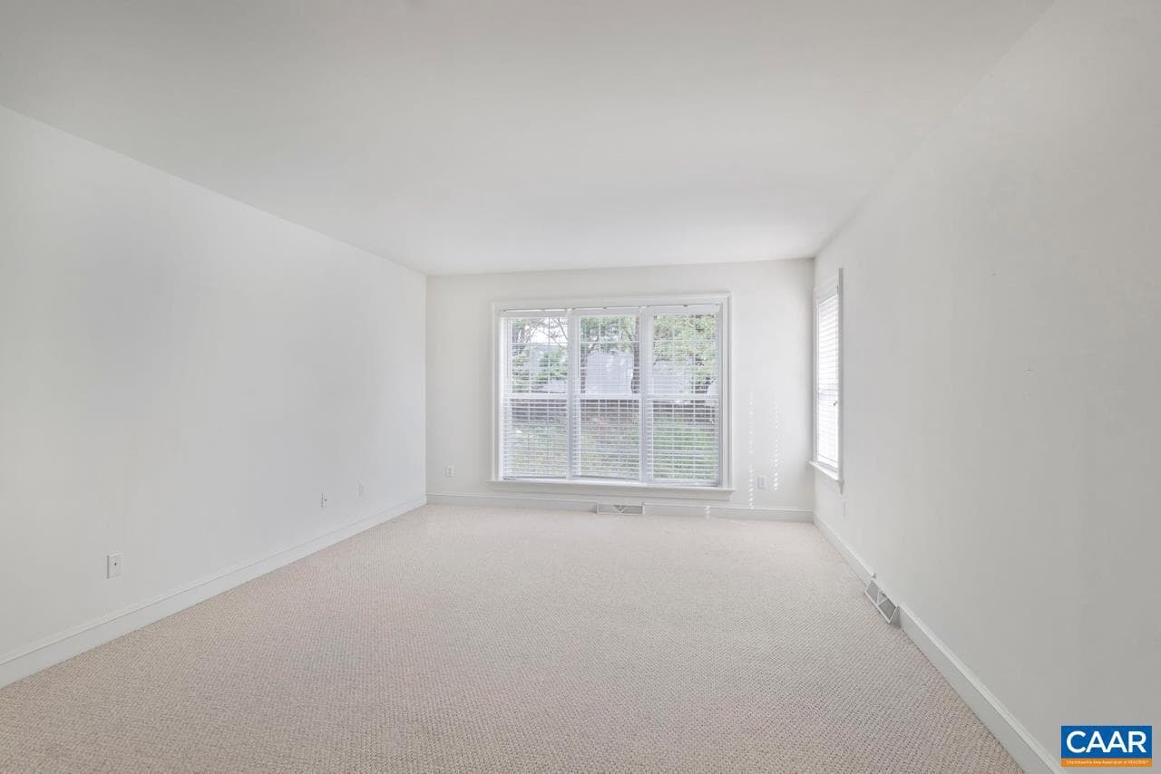 1132 Courtyard Dr photo 21