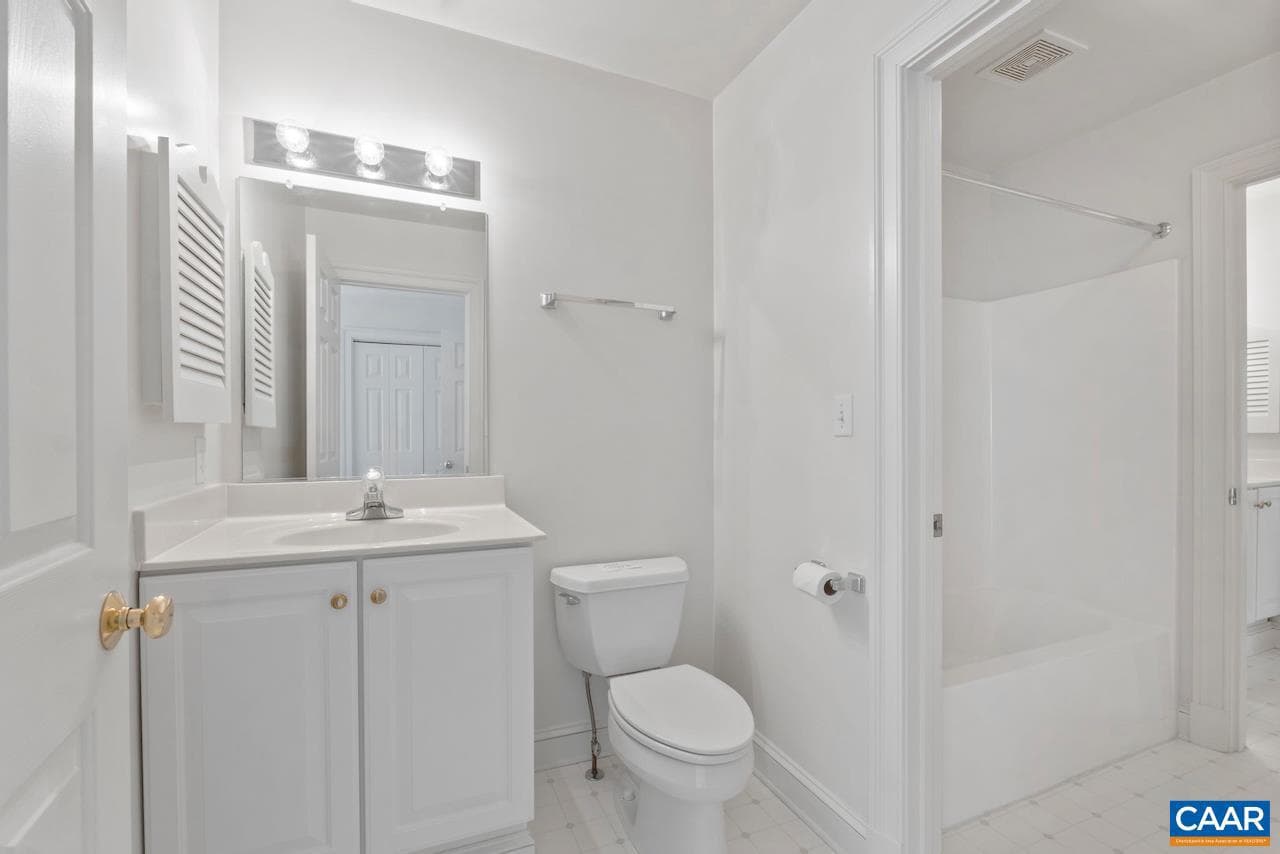 1132 Courtyard Dr photo 23