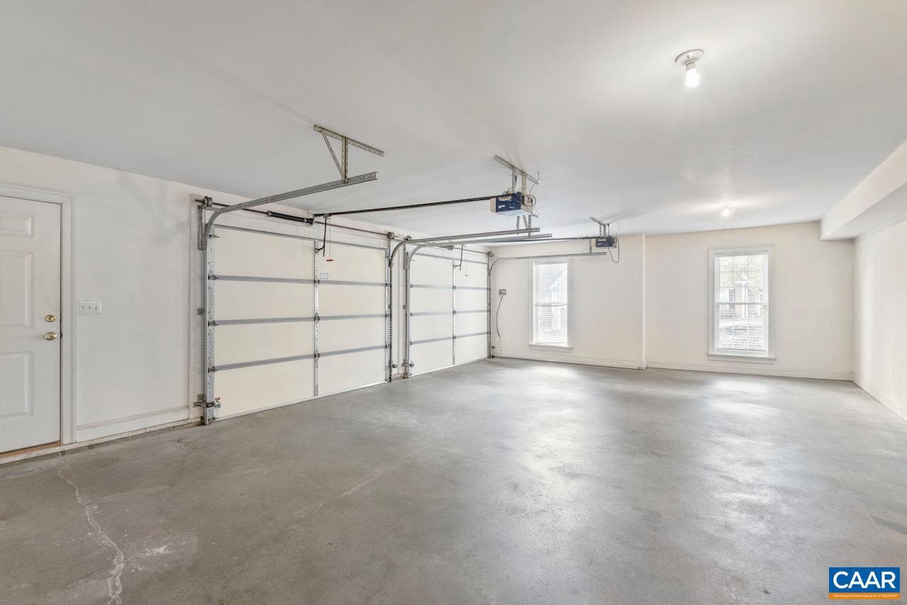 1132 Courtyard Dr photo 31