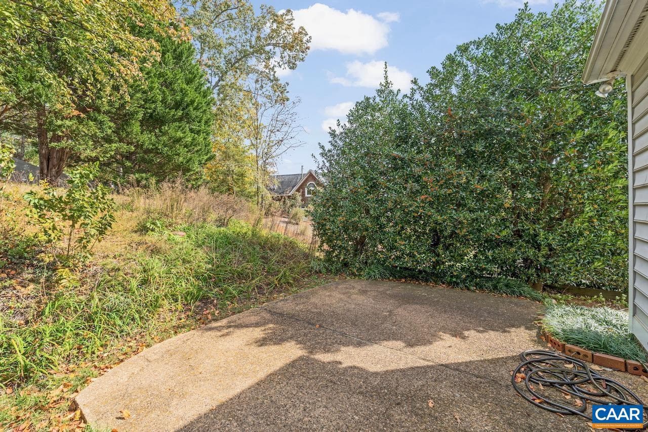 1132 Courtyard Dr photo 34