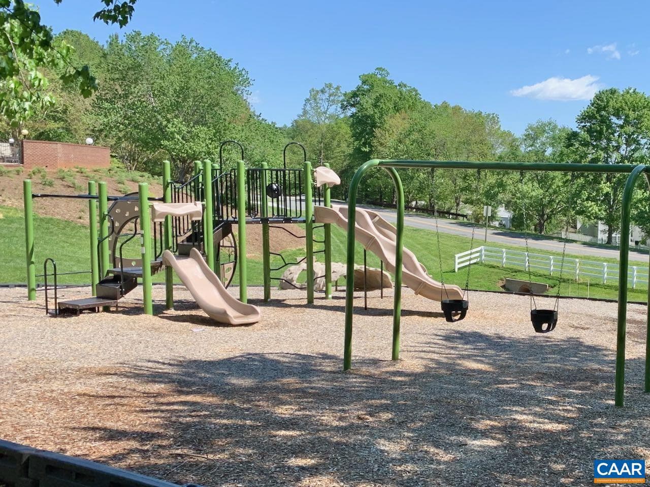 1132 Courtyard Dr photo 38