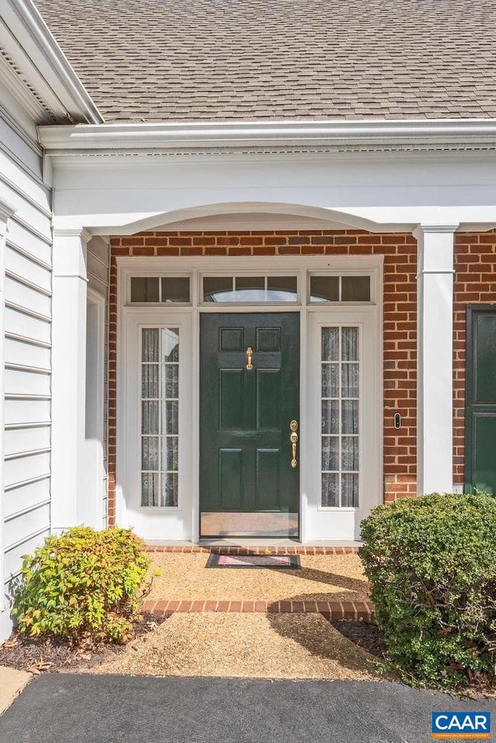 1132 Courtyard Dr photo 4
