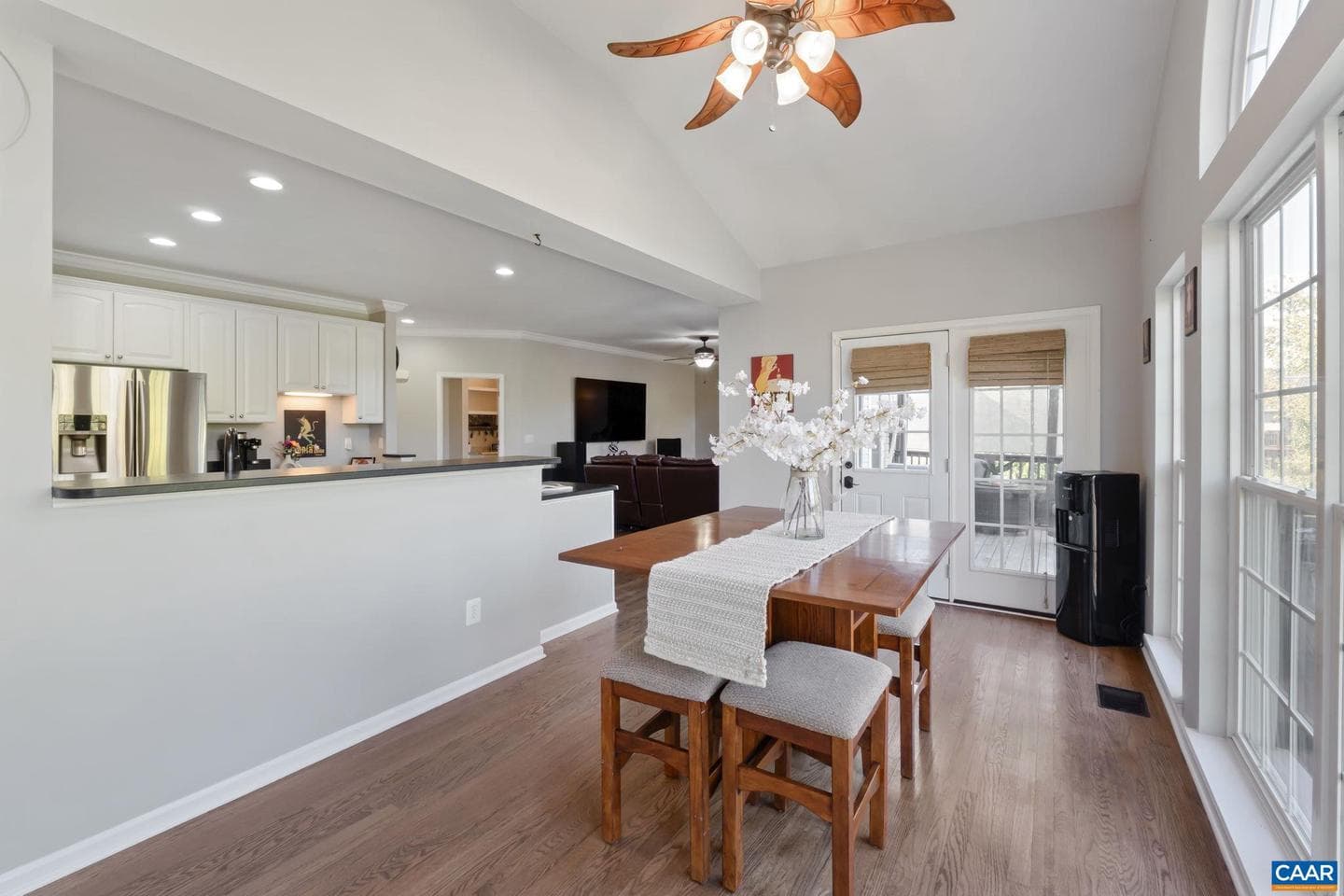 10109 Pond Ct photo 11