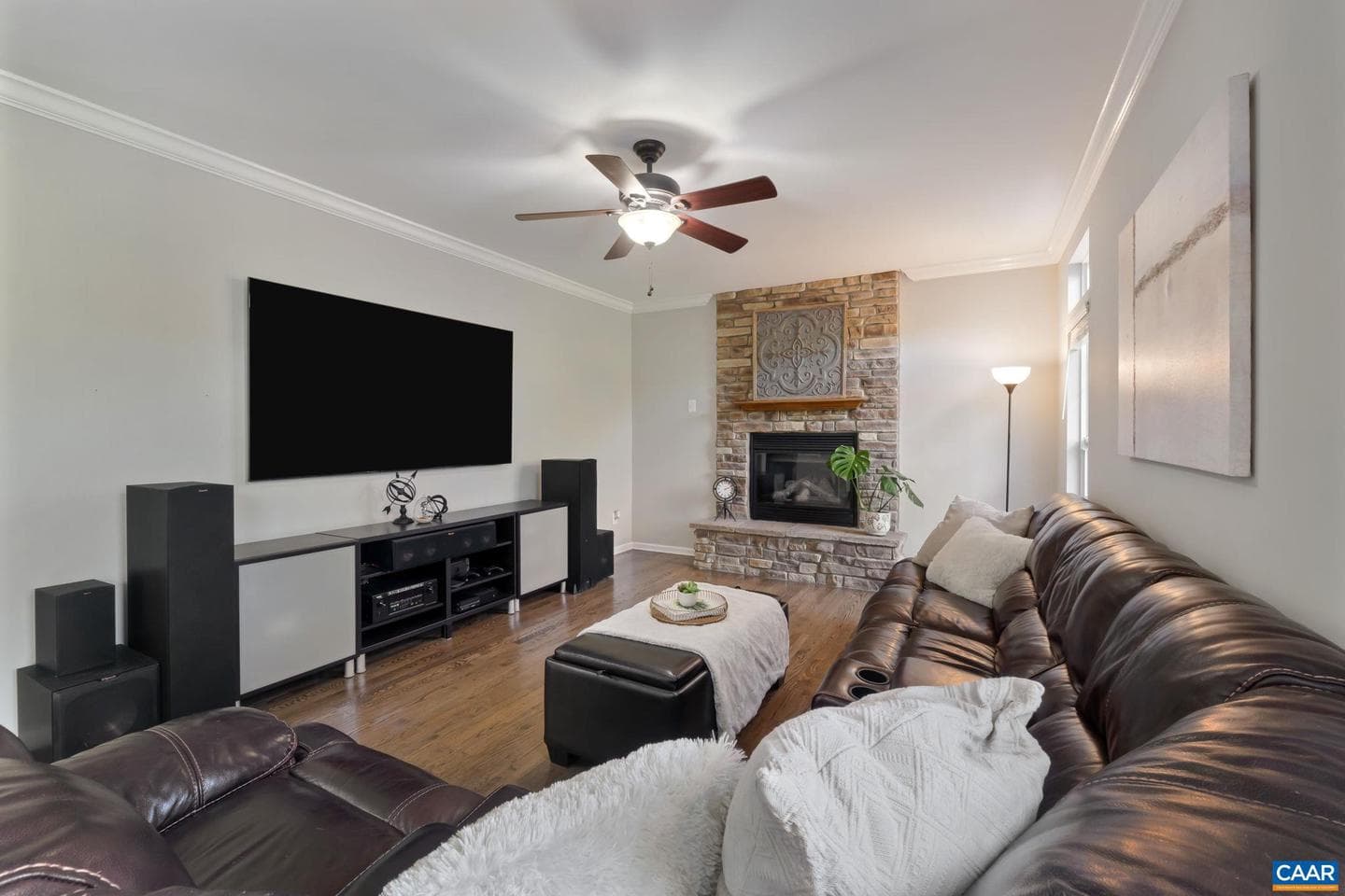 10109 Pond Ct photo 13