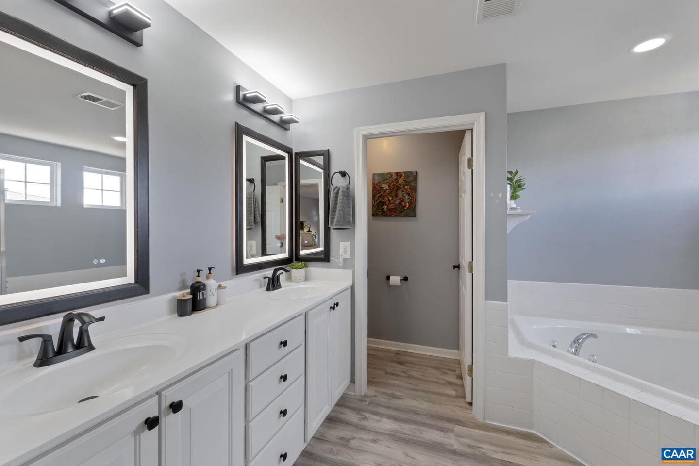 10109 Pond Ct photo 29
