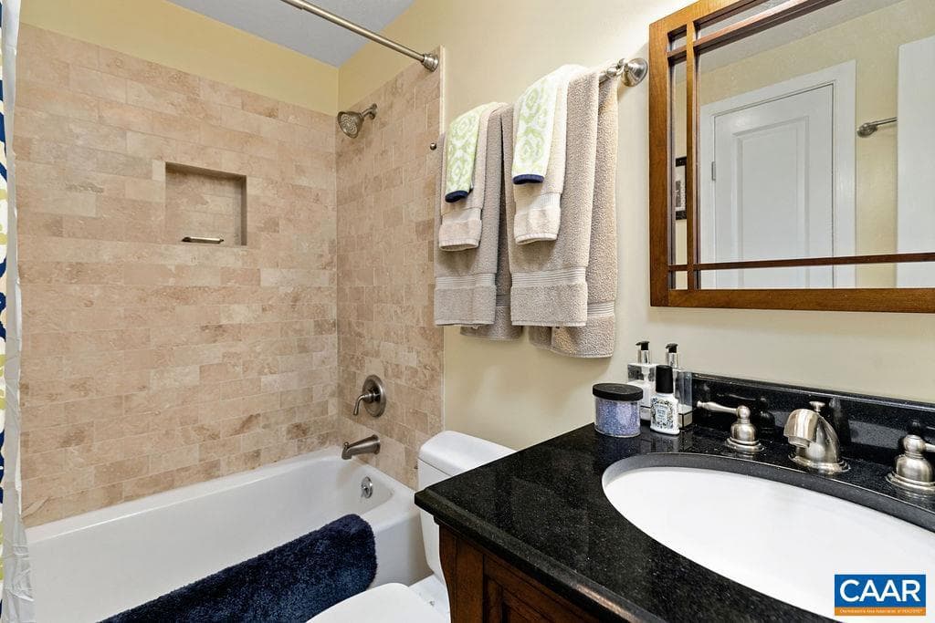 411 Three Ridges Condos photo 21