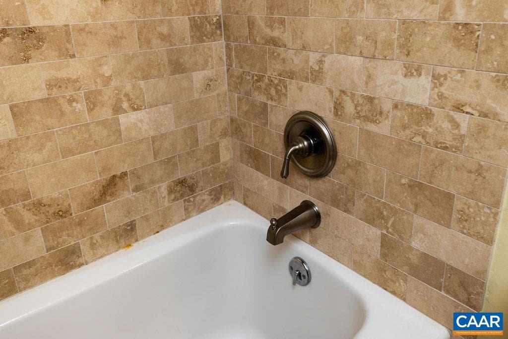 411 Three Ridges Condos photo 22