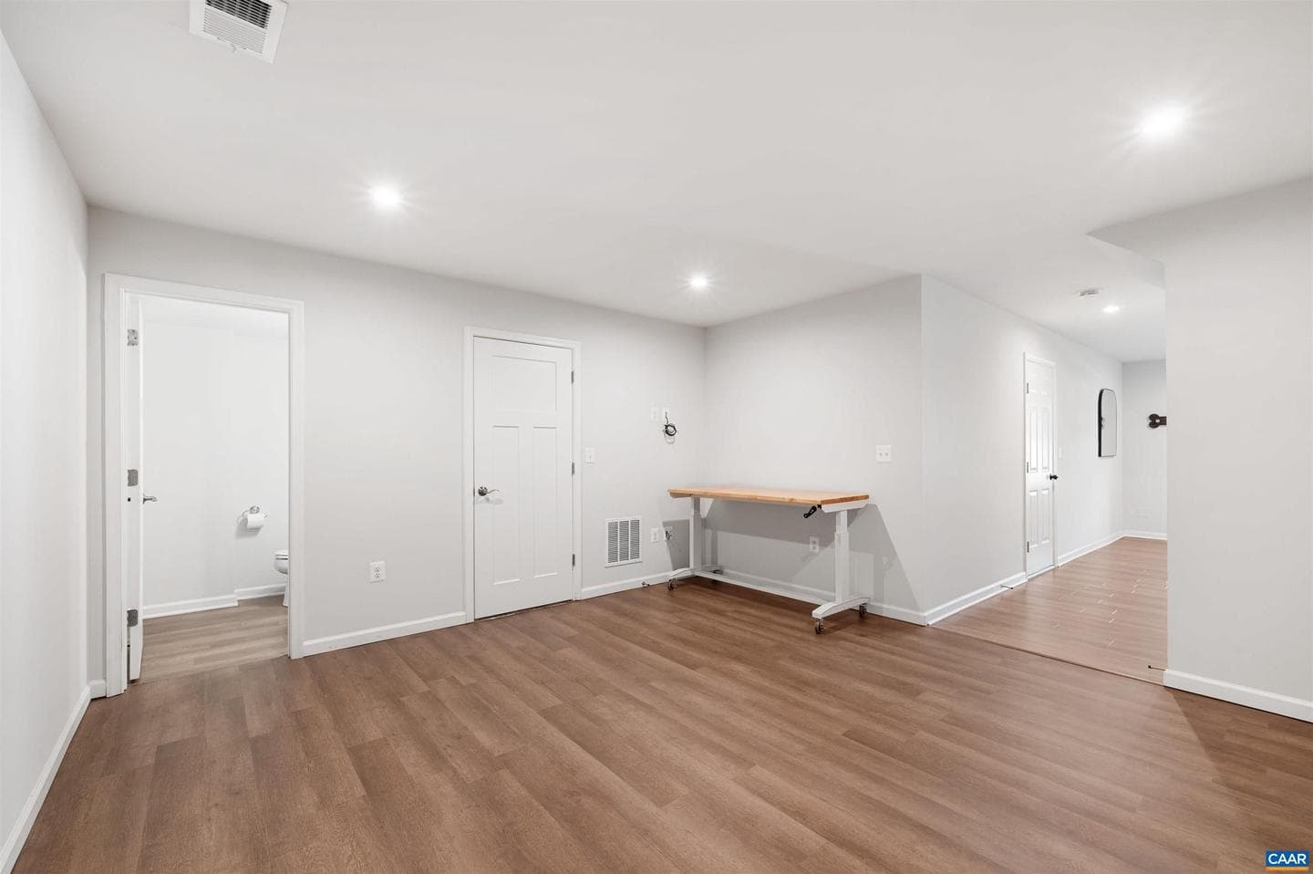 4724 Loyola Way photo 11