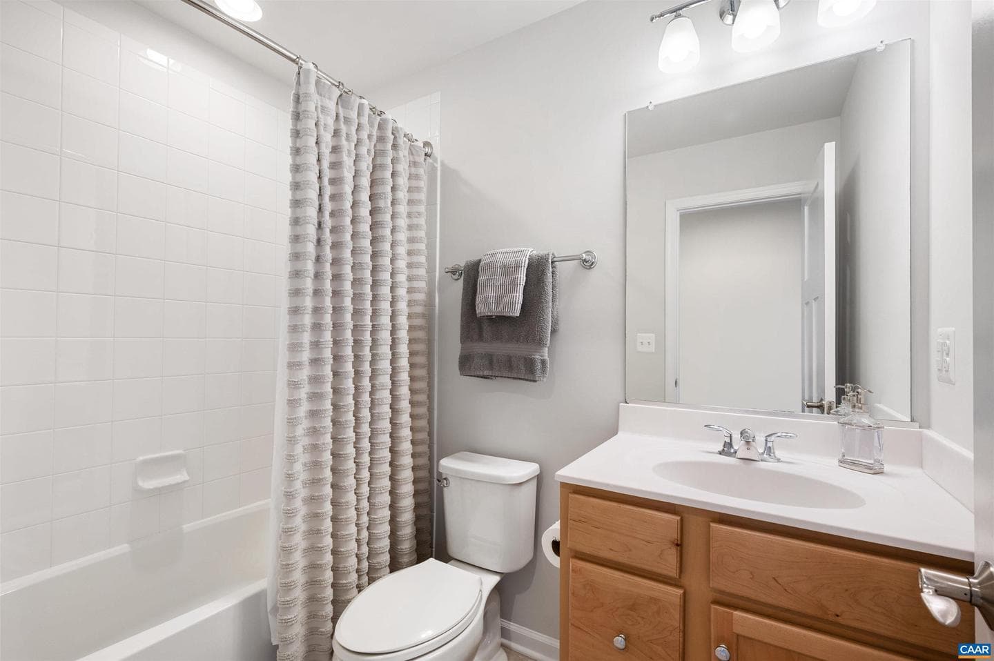 4724 Loyola Way photo 31
