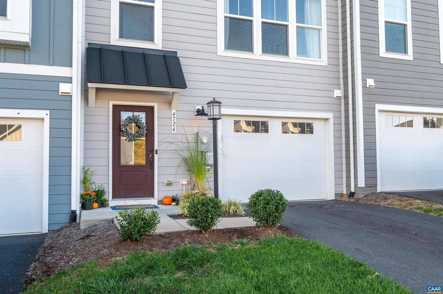 4724 Loyola Way photo 4