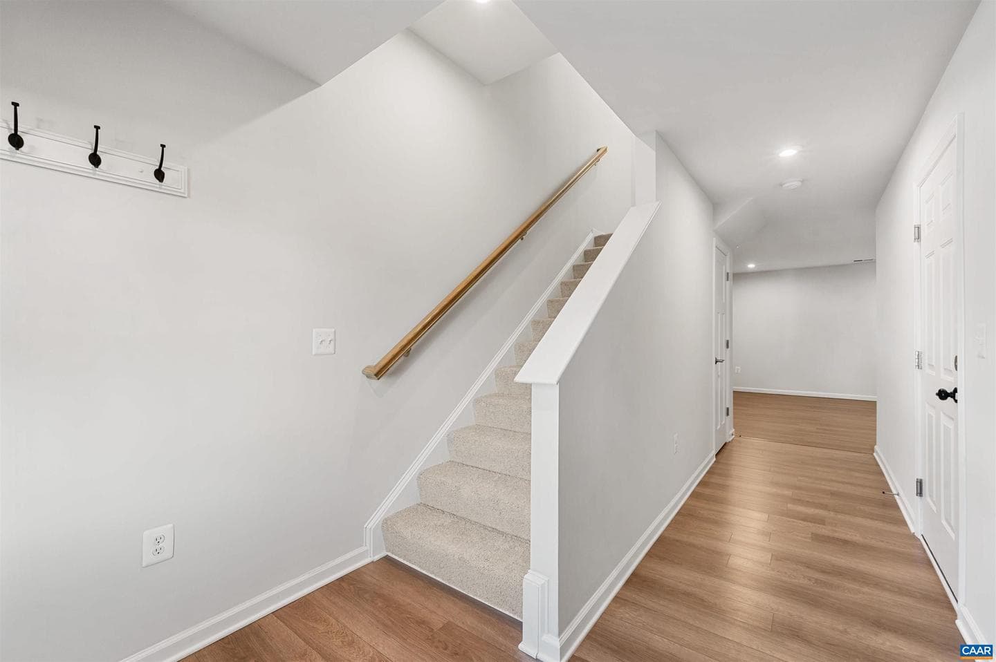 4724 Loyola Way photo 9