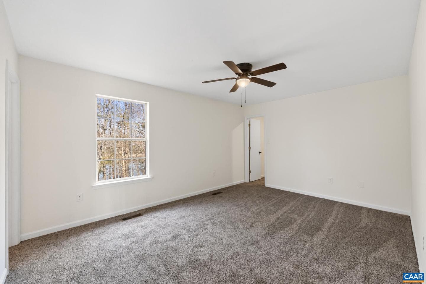 736 Jonquil Rd photo 12