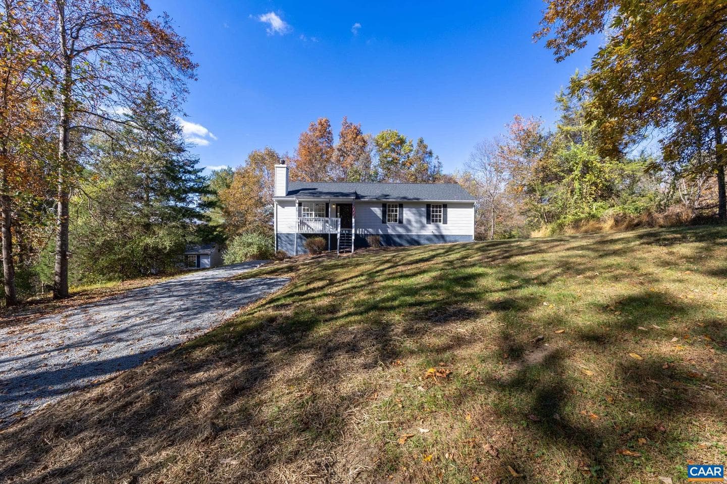 736 Jonquil Rd photo 3