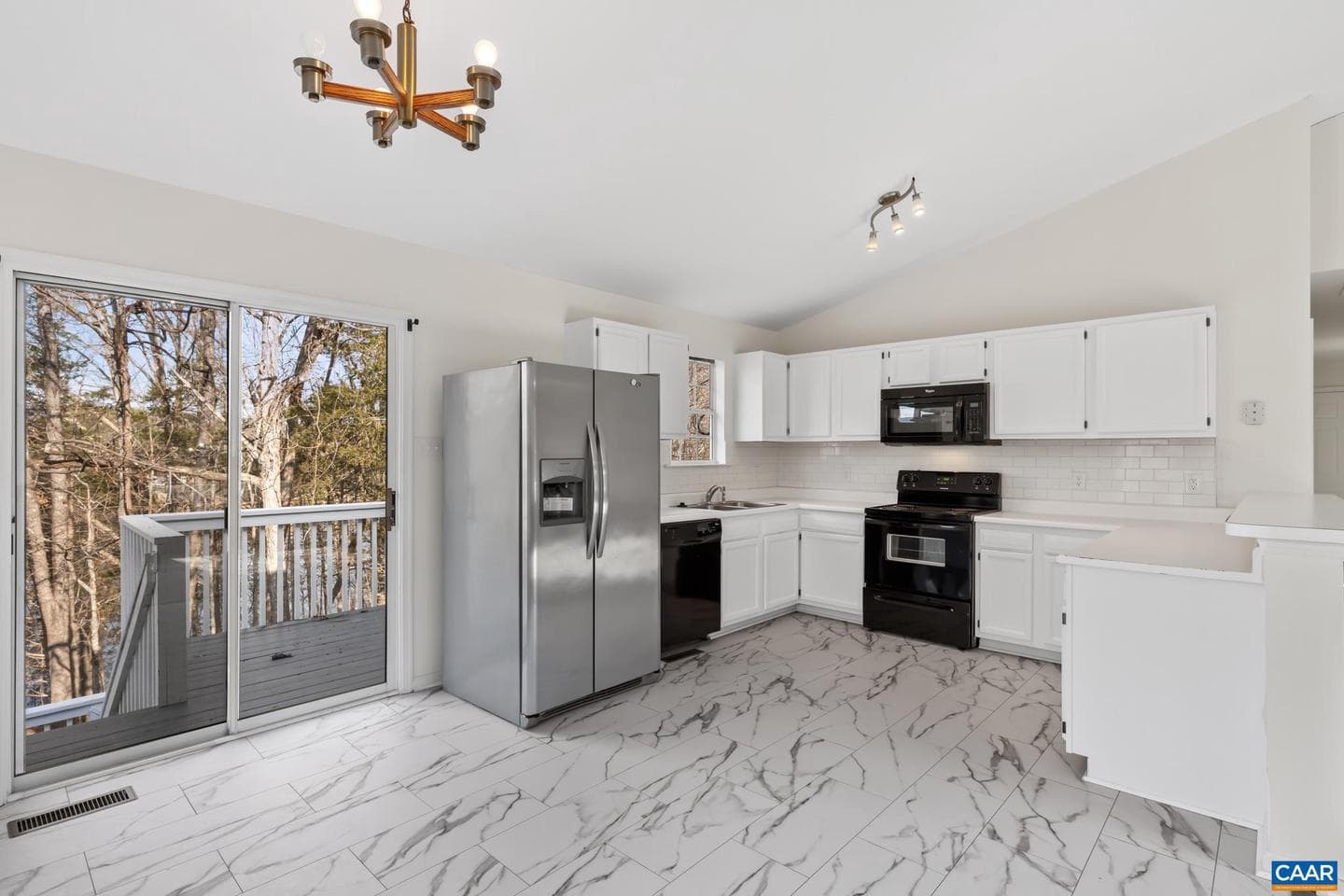 736 Jonquil Rd photo 6