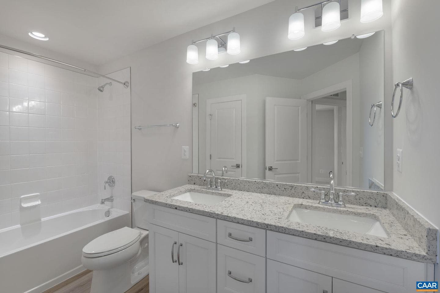 4044 Talen Ln photo 30