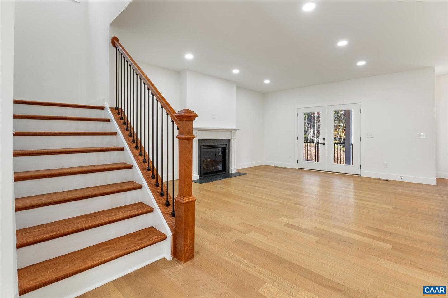 345 Sienna Ln photo 19